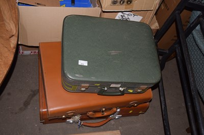Lot 771 - Three vintage suitcases
