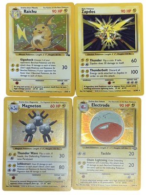 Lot 256 - Pokemon TCG 1999 first generation holographics:...