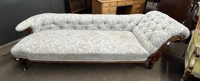 Lot 438 - A large Victorian chaise longue with buttoned...