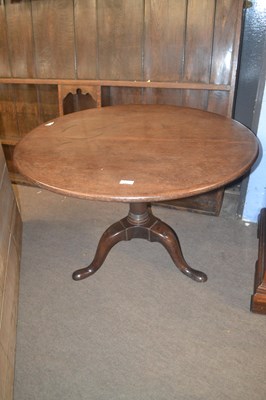 Lot 445 - A George III mahogany supper table with...