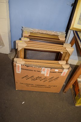 Lot 581A - Box of picture frames