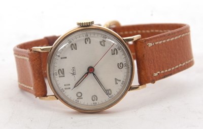 Lot 194 - A 9ct gold cased Avia gents wristwatch,...
