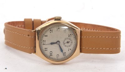 Lot 199 - A 9ct gold cased ladies watch stamped 375 on...