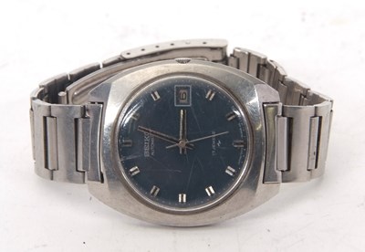 Lot 205 - A gents stainless steel Seiko wristwatch, it...