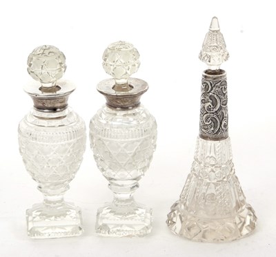 Lot 124 - A pair of crystal glass pedestal dressing...