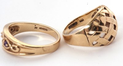 Lot 73 - Two 9ct rings: to include a three stone...