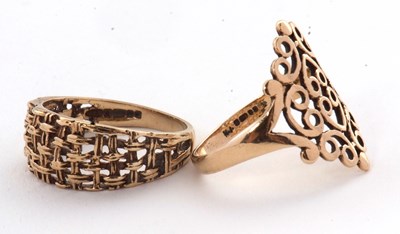 Lot 72 - Two 9ct rings: to include a basket weave style...