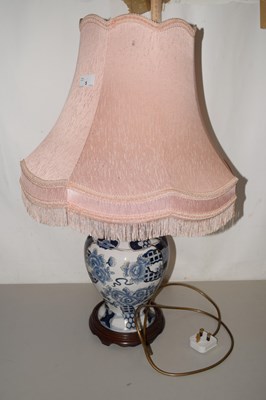 Lot 5 - A reproduction Oriental table lamp