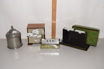 Lot 65 - Mixed Lot: Perpetual desk calendar, Elliott...