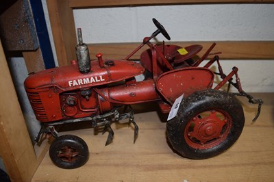 Lot 86 - A contemporary model of a farm all tractor