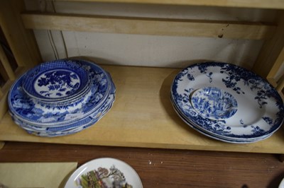 Lot 527 - MIXED LOT VARIOUS DECORATED BLUE AND WHITE PLATES