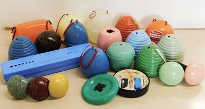 Lot 204 - A quantity of mid 20th century sewing and...