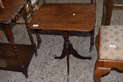 Lot 281 - A 19th Century mahogany wine table