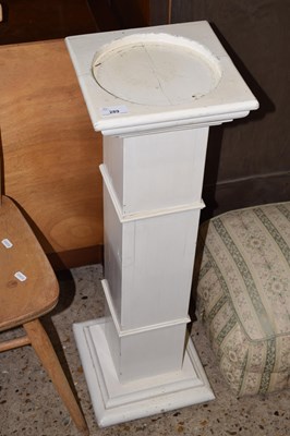 Lot 289 - A white painted jardiniere stand