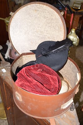 Lot 321 - Hat box and contents