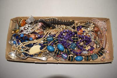 Lot 108 - Box of mixed costume jewellery