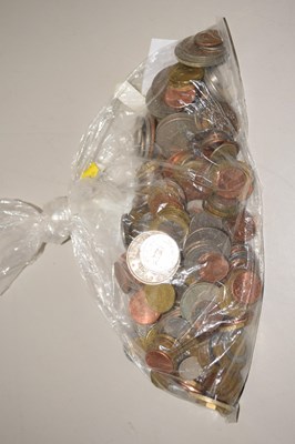 Lot 128 - Mixed Lot: Circulated world coinage