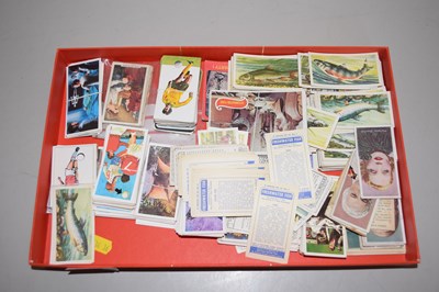 Lot 503 - A tray of various Brooke Bond and other tea cards