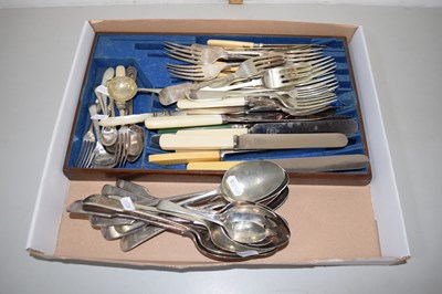 Lot 542 - Box of silver plated cutlery