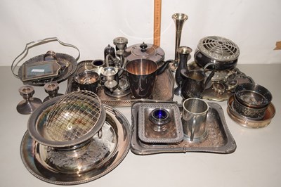 Lot 570 - Mixed Lot: Various silver plated wares