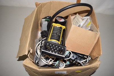 Lot 611 - One box of mixed items to include foot pump