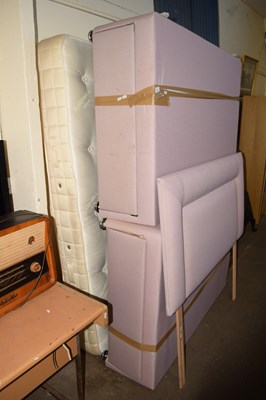 Lot 742 - Double duvan bed