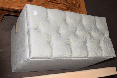 Lot 810 - A button top blanket box