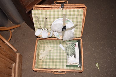 Lot 825 - Wicker picnic basket
