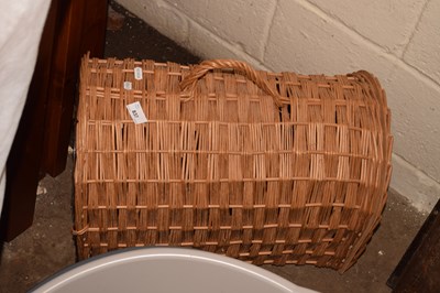 Lot 837 - A wicker cat basket