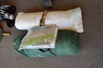 Lot 371 - A tent and a balcony privacy screen