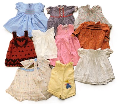 Lot 180 - A quantity of assorted vintage children's...