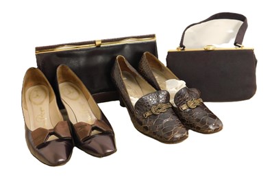 Lot 109 - Vintage lady's accessories: to include a pair...