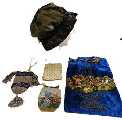 Lot 96 - Mixed lot: to include a green and black lace...