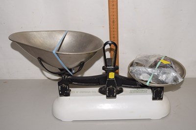 Lot 18 - Vintage kitchen scales and weights