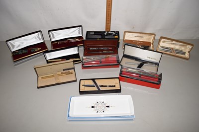Lot 52 - Box of various pens to include Cross, Shaeffer...