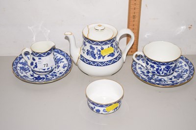 Lot 72 - A Royal Doulton blue and white decorated...