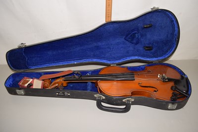 Lot 75 - A students violin