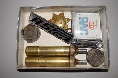 Lot 118 - Box of various vintage items to include RAC...