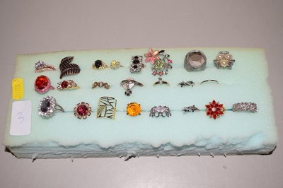 Lot 148 - Collection of various costume jewellery rings