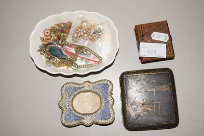 Lot 161 - Mixed Lot: Various costume jewellery, Japanese...