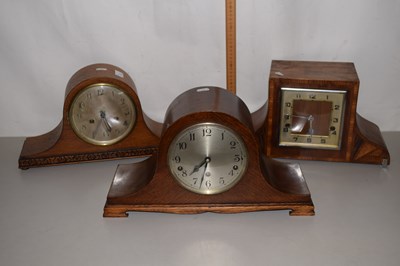 Lot 175 - A group of three early 20th Century mantel clocks