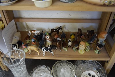 Lot 625 - LARGE COLLECTION OF SMALL BESWICK BIRDS, PIG,...