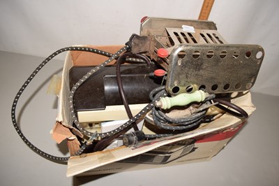 Lot 222 - Mixed Lot: Vintage toaster, vintage heater and...