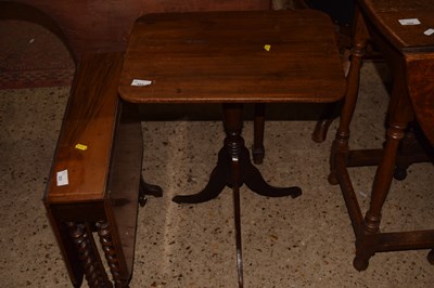 Lot 323 - A 19th Century mahogany wine table