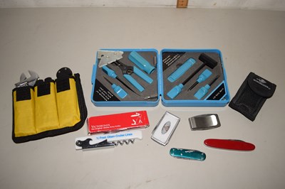 Lot 504 - Swiss Army knife multi-tool and other similar