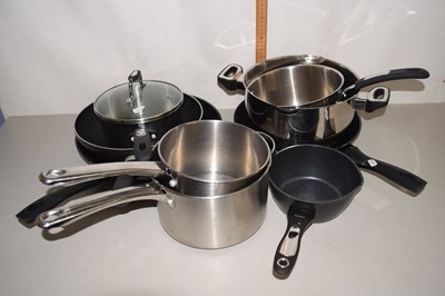 Lot 562 - Quantity of assorted saucepans