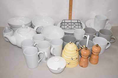 Lot 586 - Assorted white table wares and others