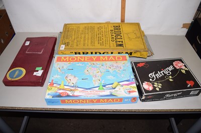 Lot 603 - A collection of vintage board games, to...
