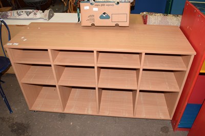 Lot 726 - Modern light finish shelf unit