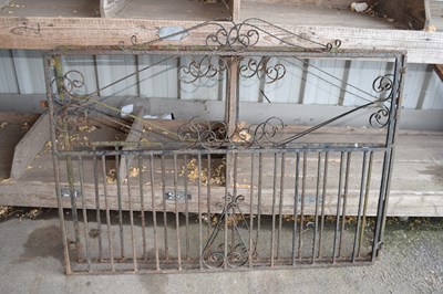 Lot 418 - Metal driveway gates